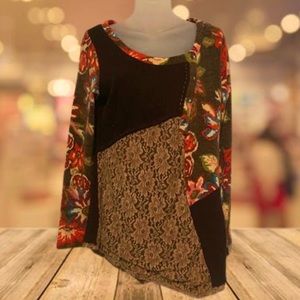 Fleur De Lis Lace Sweater | Size L